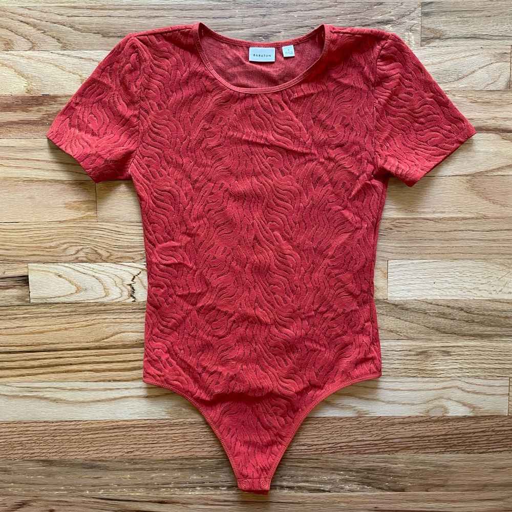 Aritzia Babaton Mesh Lace Orange Red Bodysuit Top Sz Small